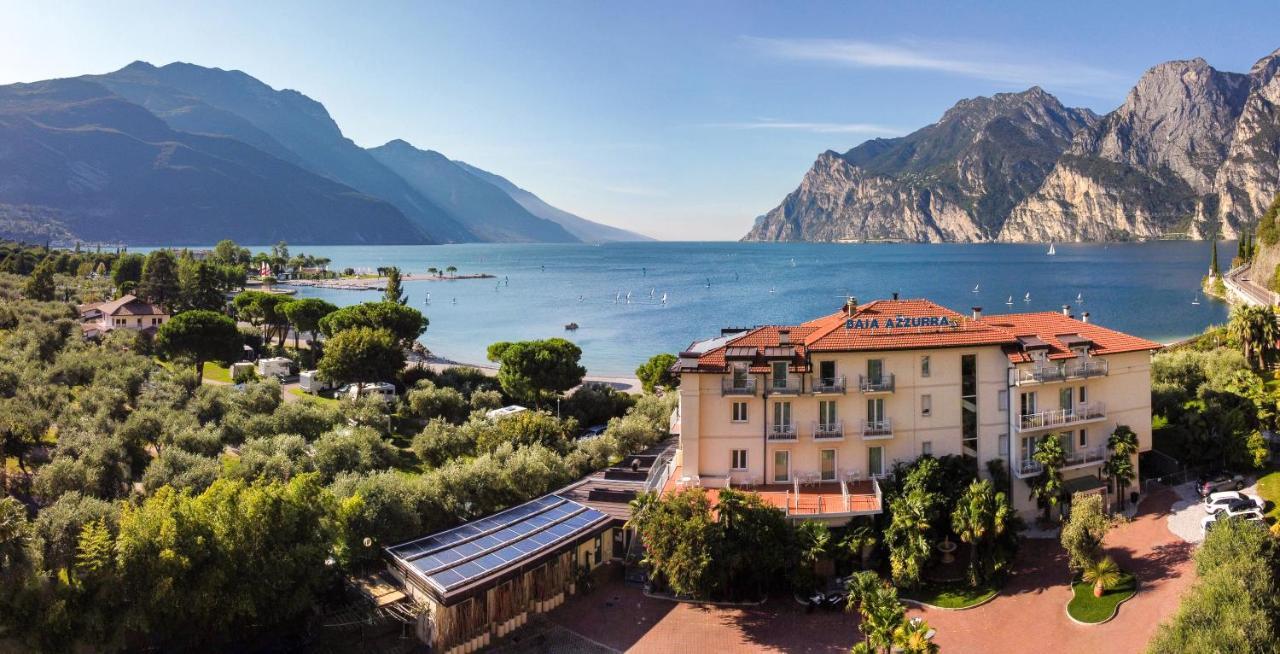 Hotel Baia Azzurra - Lake Front Torbole Sul Garda ภายนอก รูปภาพ