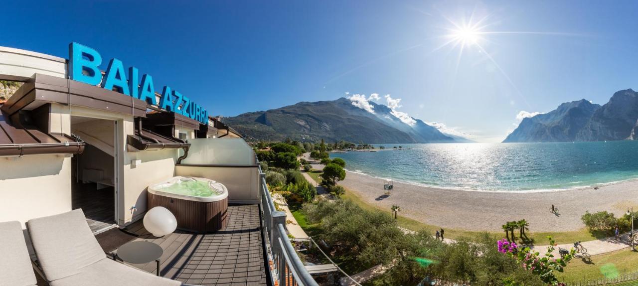 Hotel Baia Azzurra - Lake Front Torbole Sul Garda ภายนอก รูปภาพ