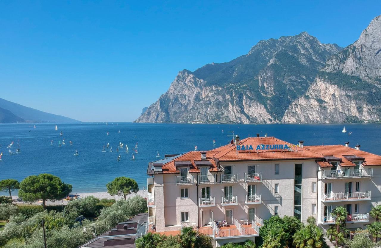 Hotel Baia Azzurra - Lake Front Torbole Sul Garda ภายนอก รูปภาพ